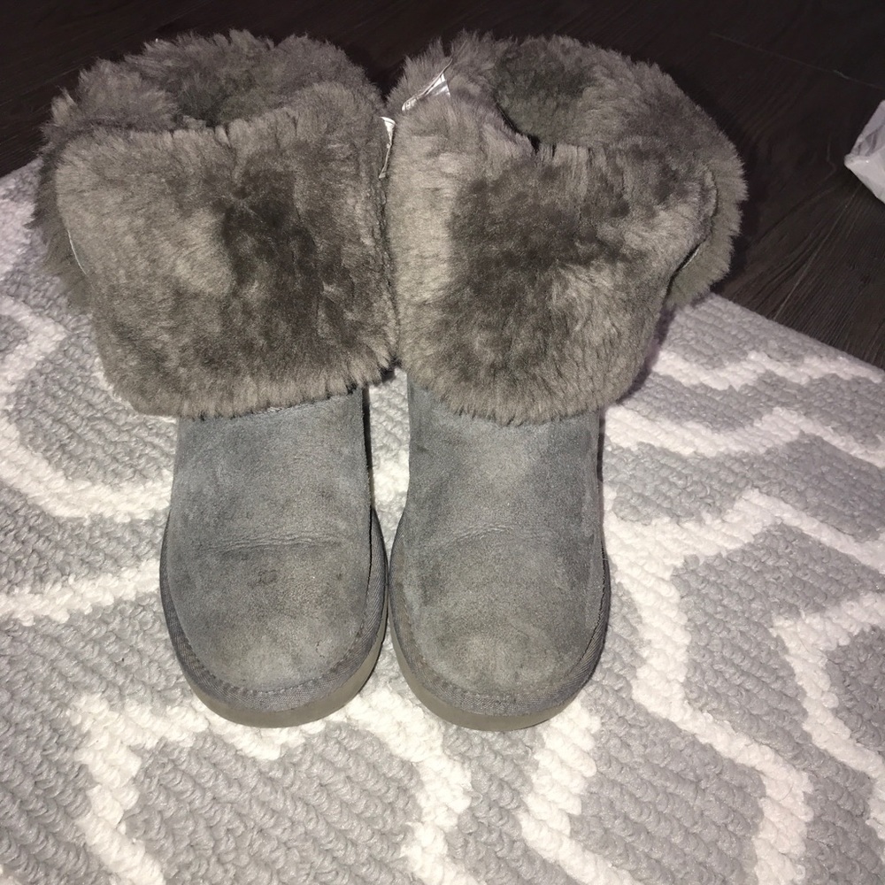 Bailey Button Uggs - image 4